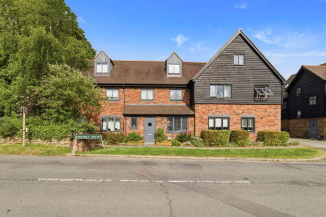 Parsonage Crescent, Bishops Frome, WR6