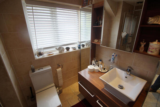 4 bed Semi-Detached for sale Image 12