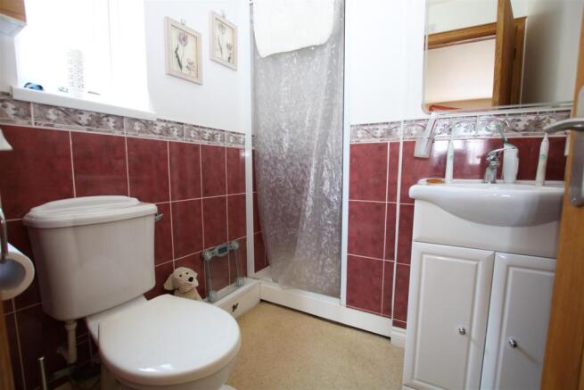EN SUITE SHOWER ROOM