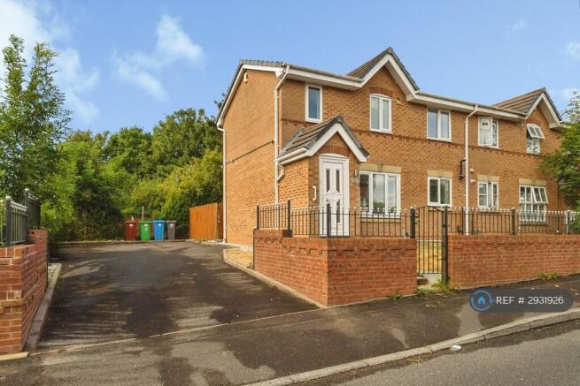 External View Of House & Carpark