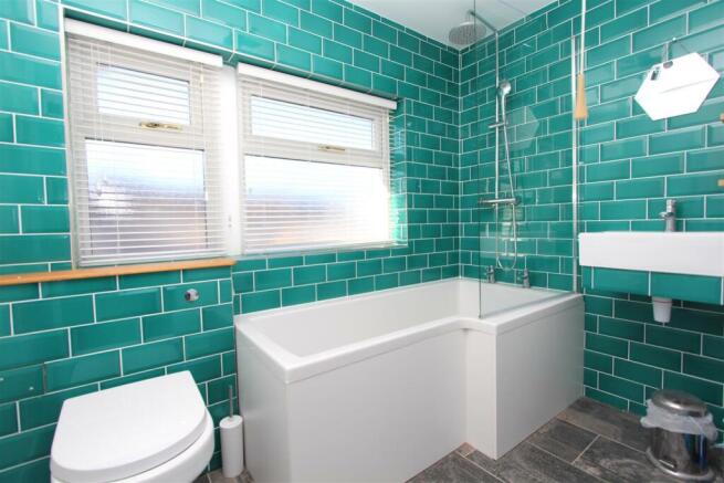 Bathroom.JPG