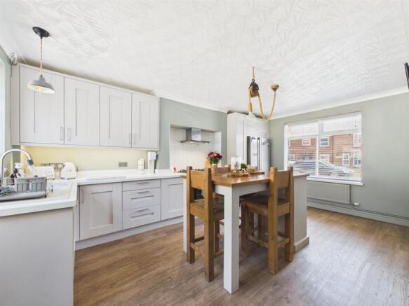 3 bed Terraced for sale Image 4