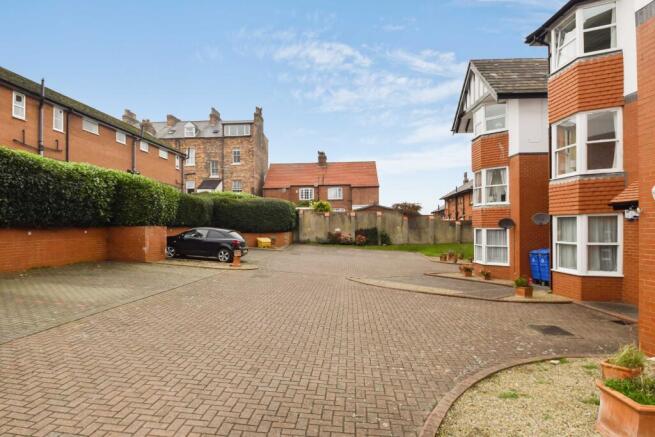 2 bed Apartment to rent Image 10