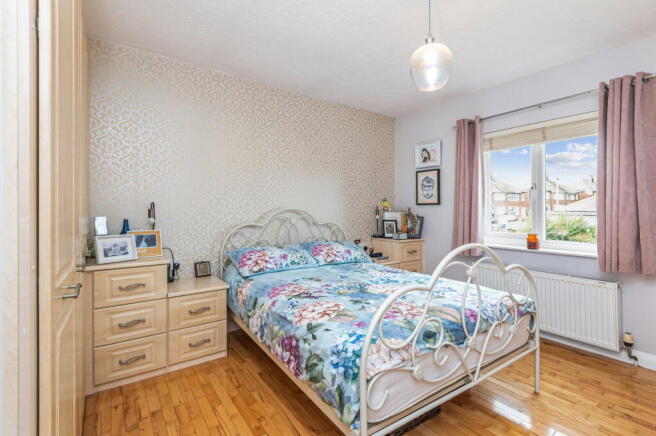 4 bed Detached for sale Image 8