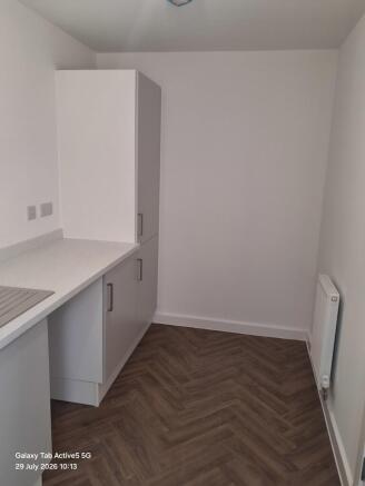 4 bed Detached to rent Image 6