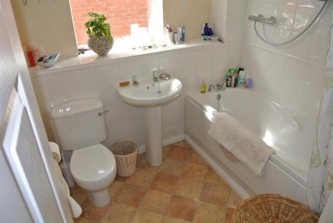 BATHROOM.JPG