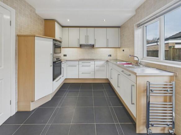 CAM04273G0-PR0235...