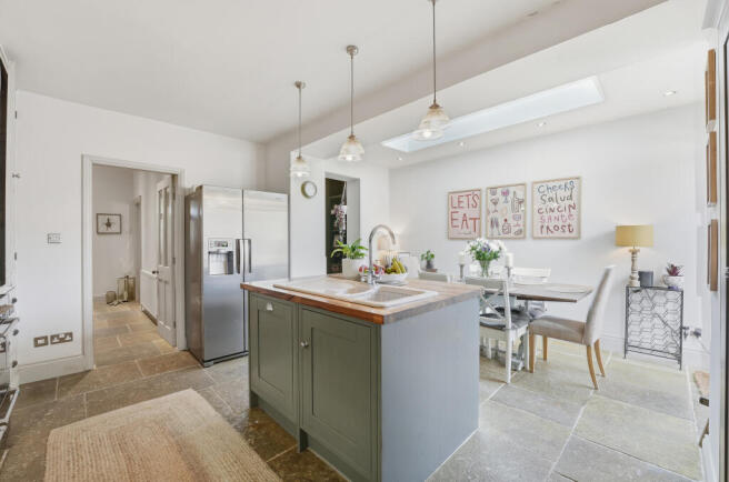 4 bed Terraced for sale Image 12