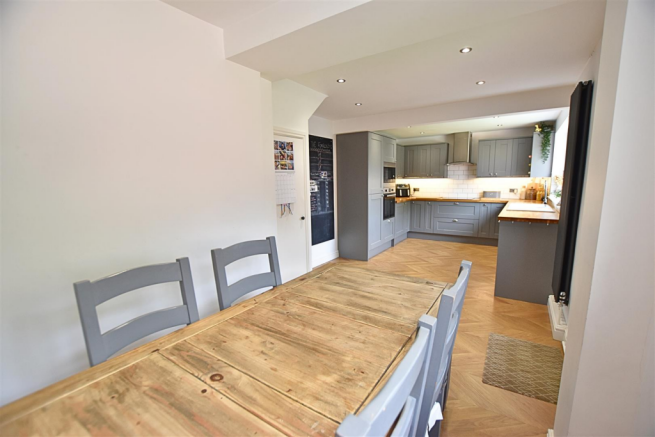 KITCHEN DINER
