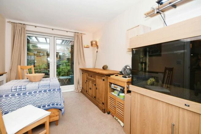 DINING ROOM.jpg