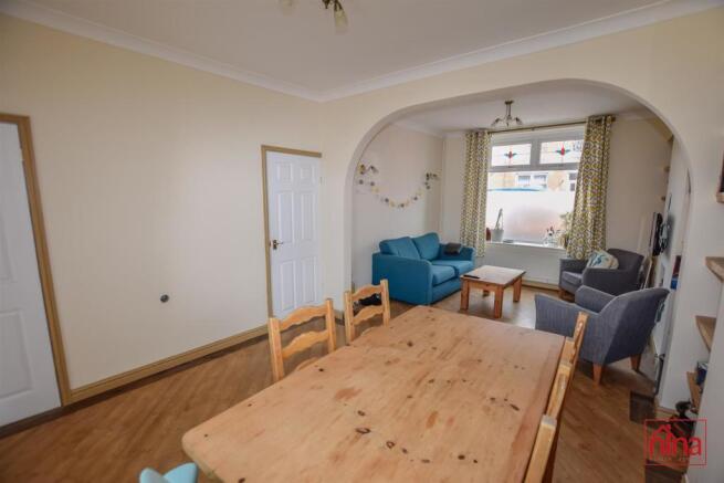 Lounge/ Dining Room