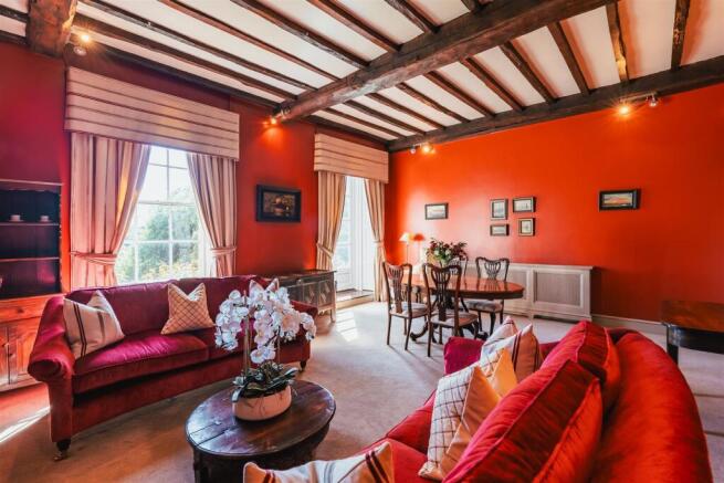 9 bed Detached for sale Image 12