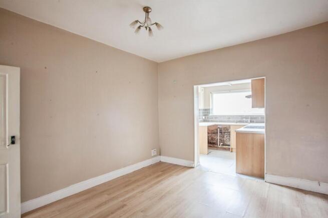 3 bed Terraced for sale Image 9