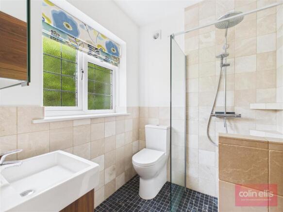 4 bed Detached for sale Image 12