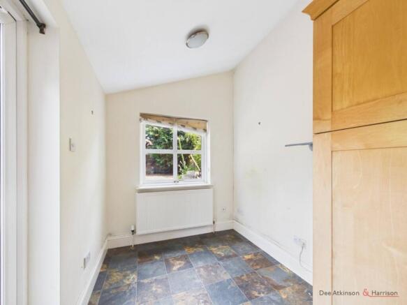 3 bed Terraced for sale Image 9