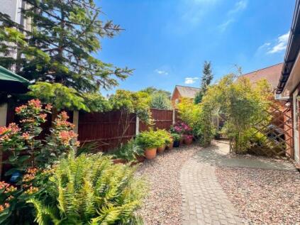 Thistle Close, Noak Bridge , SS15