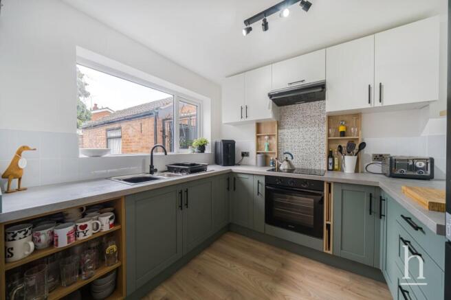 Edgewood Drive, Wirral, CH62 photo 4