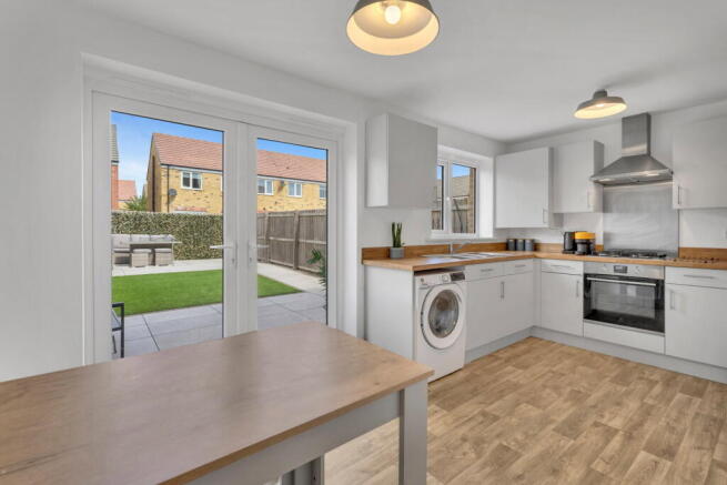 4 bed Town House for sale Image 5