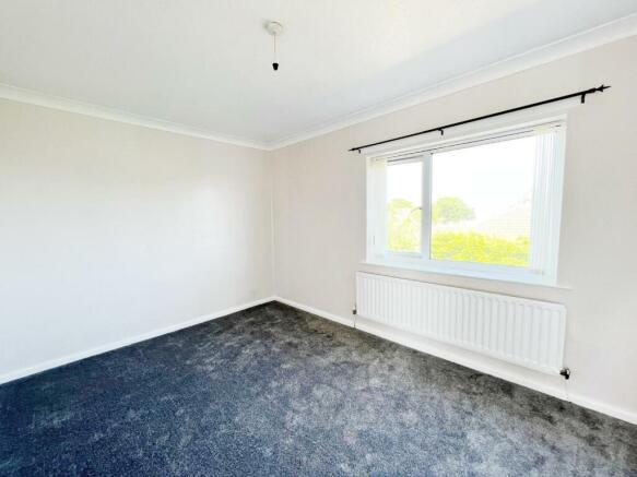 Bedroom 1 pic 1.jpg