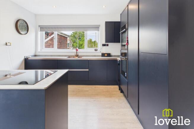3 bed Semi-Detached for sale Image 8
