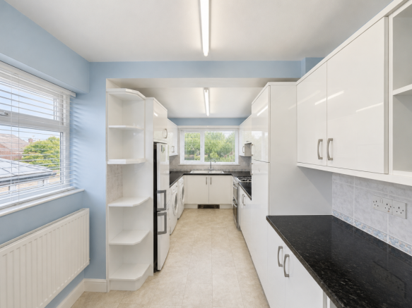 3 bed Detached for sale Image 6