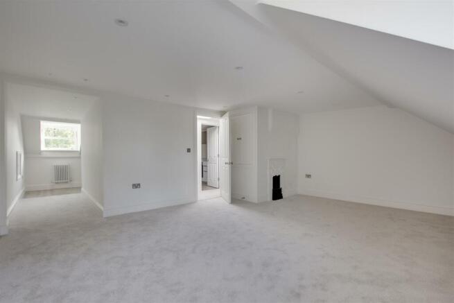 Flat 8, Burleighfield House, HP10 9RF-9.jpg