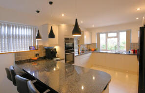 35, Holsey Lane, Milton Keynes MK2 3FH