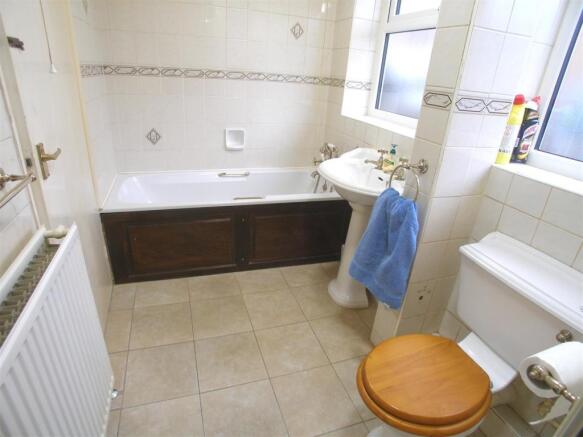 Bath/Shower Room