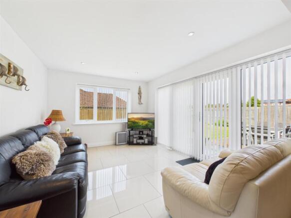 4 bed Detached for sale Image 12