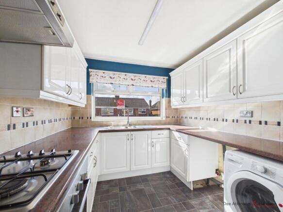 2 bed Semi-Detached Bungalow for sale Image 4