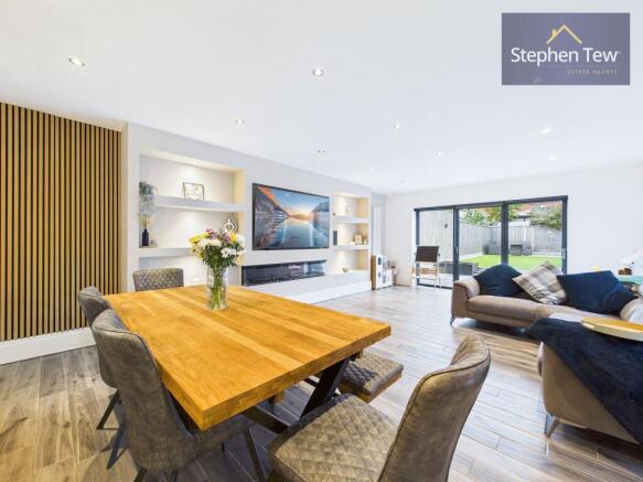 Open Plan Living/Dining Kitchen