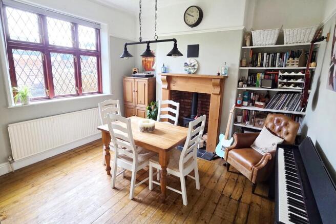3 bed Semi-Detached for sale Image 8