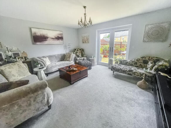 4 bed Semi-Detached for sale Image 5