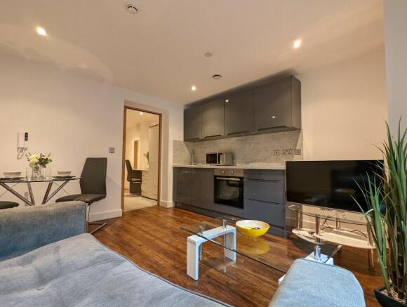 1 bed Flat to rent Image 11