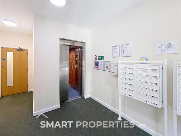 Main Enterance / Lift