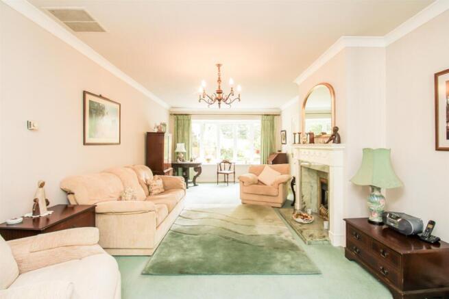 5 bed Detached for sale Image 6