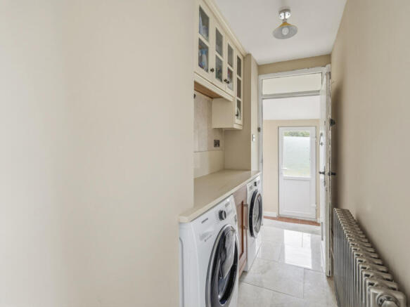 6 bed Semi-Detached for sale Image 10