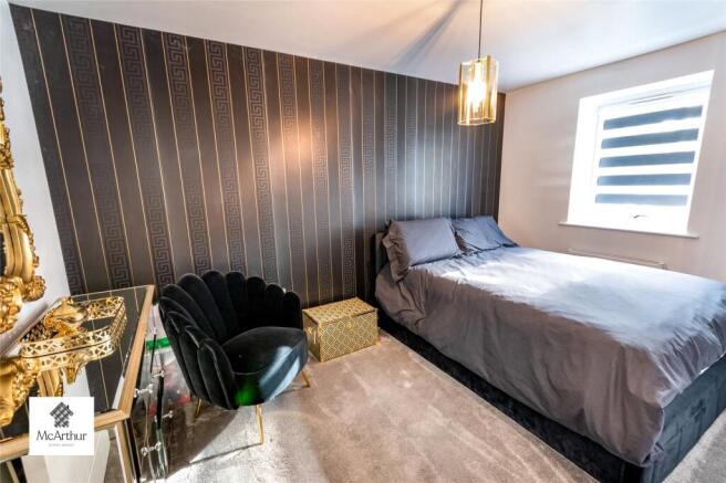 4 bed Semi-Detached for sale Image 9
