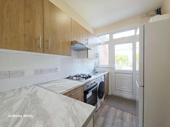 kitchen 2.jpg