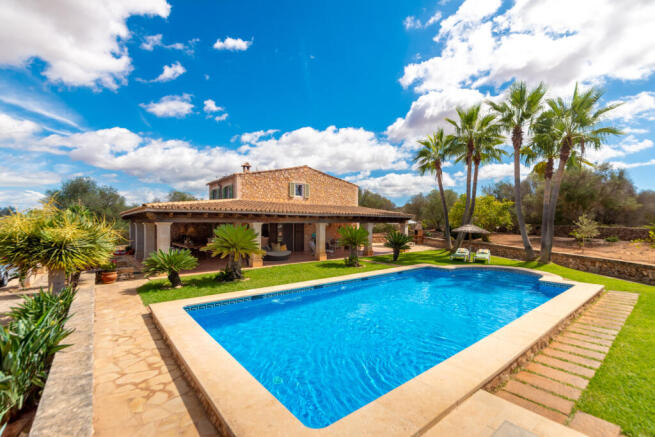 Romantic natural stone finca with pool and vacation rental license between Santanyi and Campos