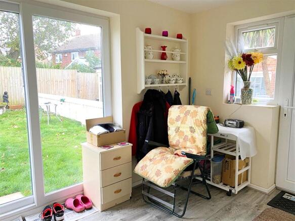 Annexe Porch.jpg