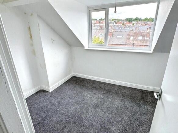 4 bed Terraced for sale Image 5