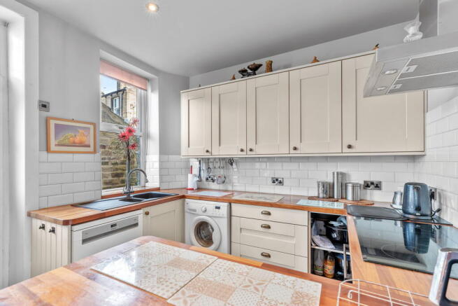 5 bed Terraced for sale Image 4