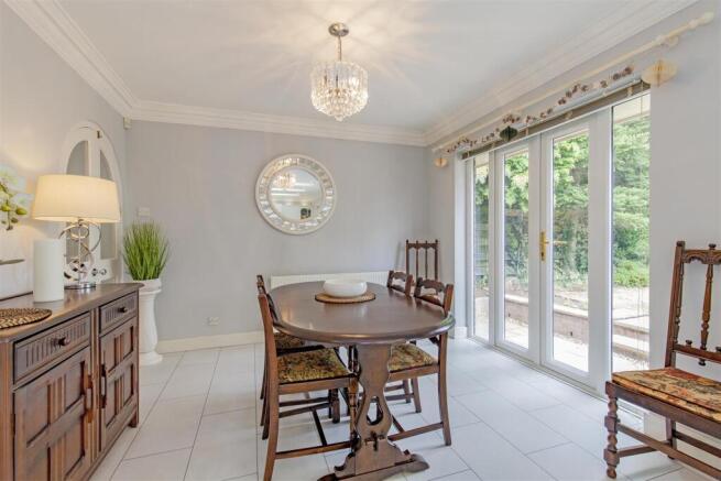 Spacious Entrance Hall