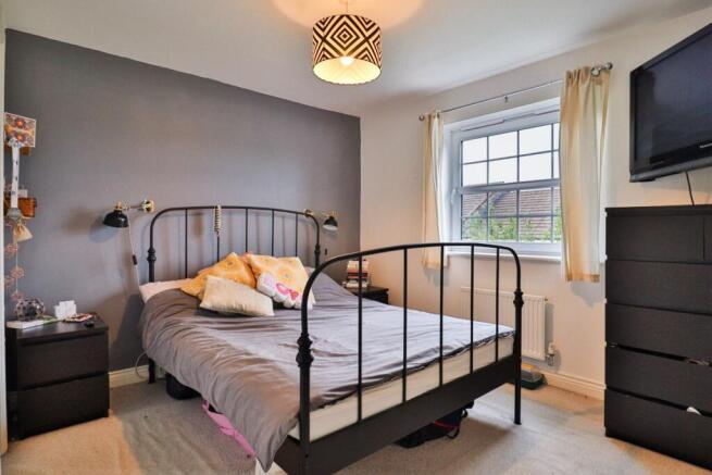 4 bed Detached for sale Image 8
