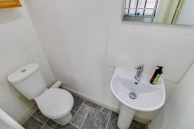 2 bed Semi-Detached for sale Image 9