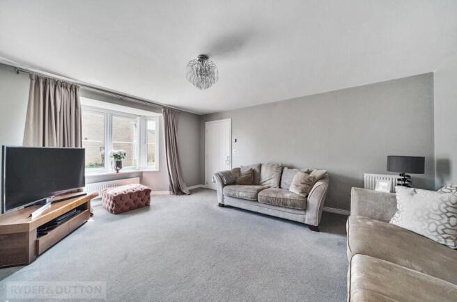 Hawthorn Drive, Glossop, Derbyshire, SK13 photo 4