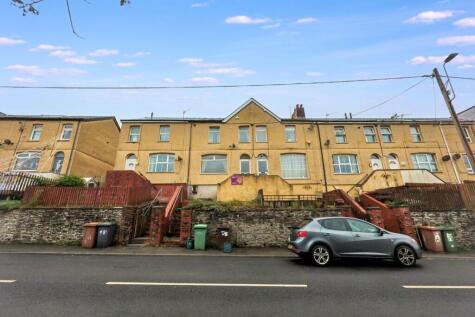 17 Abernant Road, Markham, Blackwood, Gwent, NP12 0PS