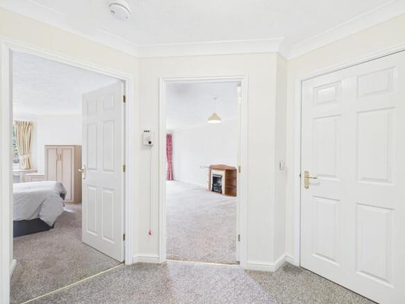 1 bed Flat for sale Image 5