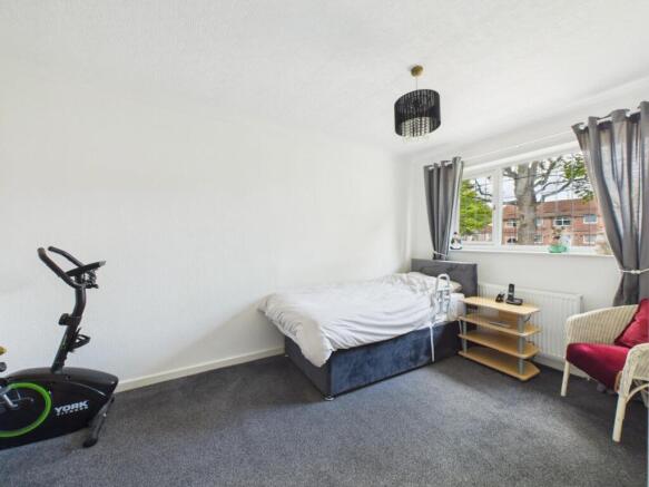 3 bed House for sale Image 8